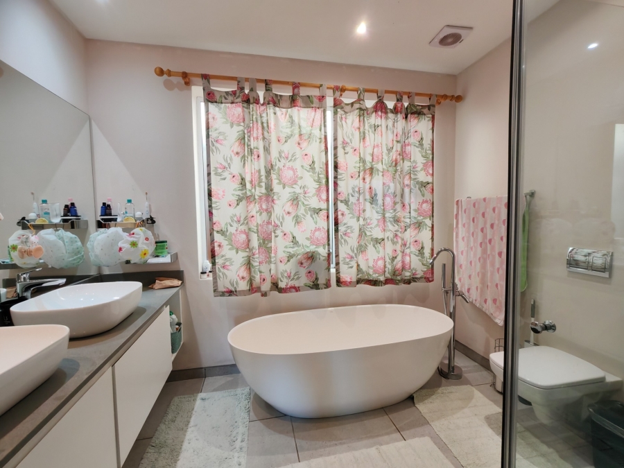 3 Bedroom Property for Sale in Cannon Rocks Eastern Cape